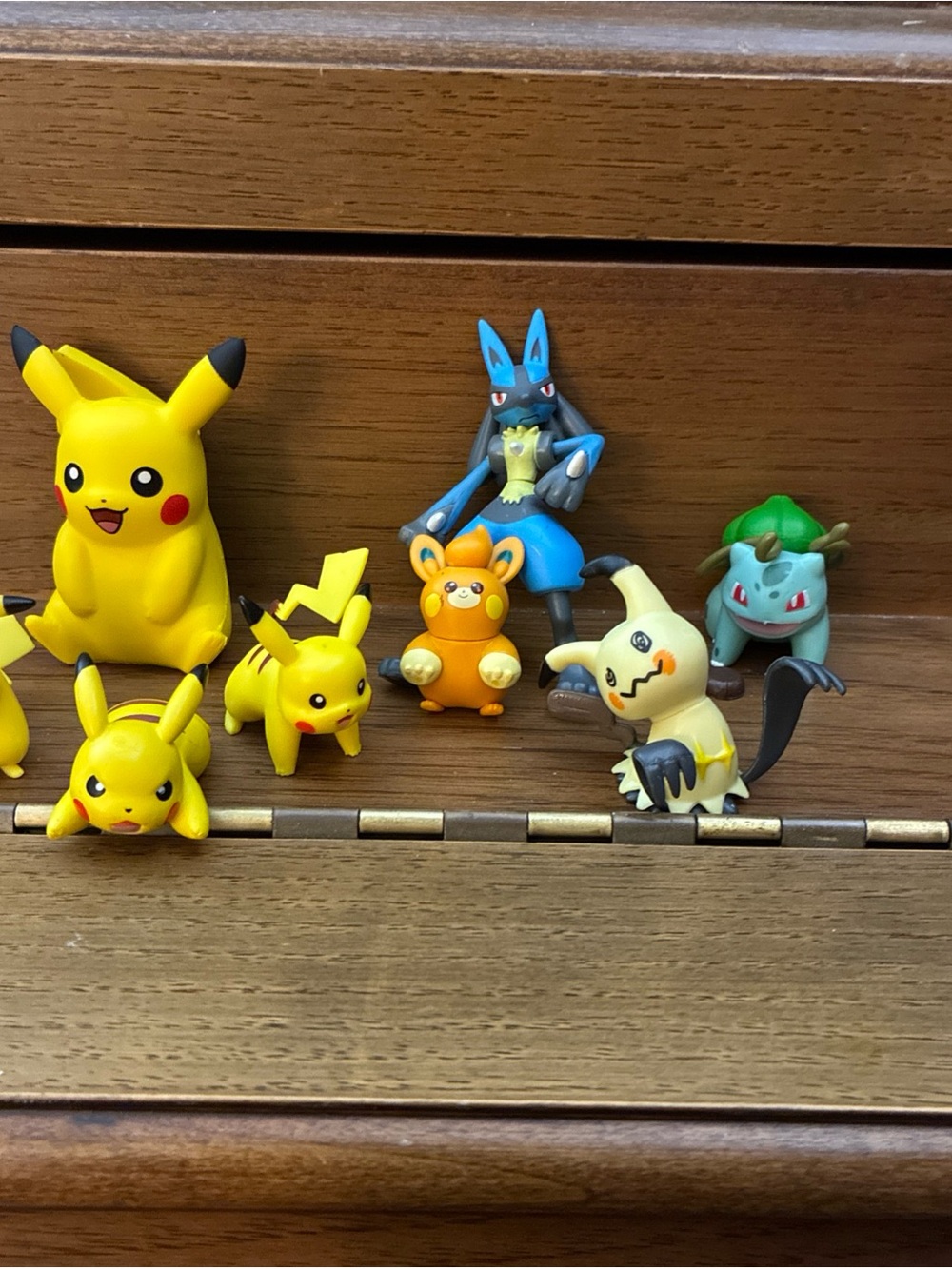 Pokémon Battle Figure Lot of 8 Pikachu Mimikyu Lucario Bulbasaur Pawmi Jazwares